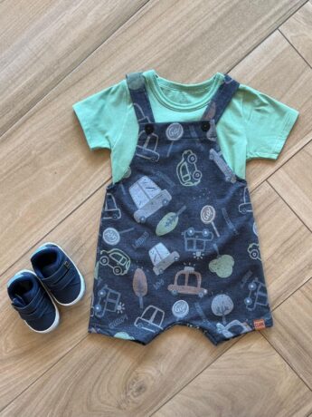 Conjunto Infantil Masculino Camiseta Verde e Jardineira Beep Estampada Fernanda Ramos Kids