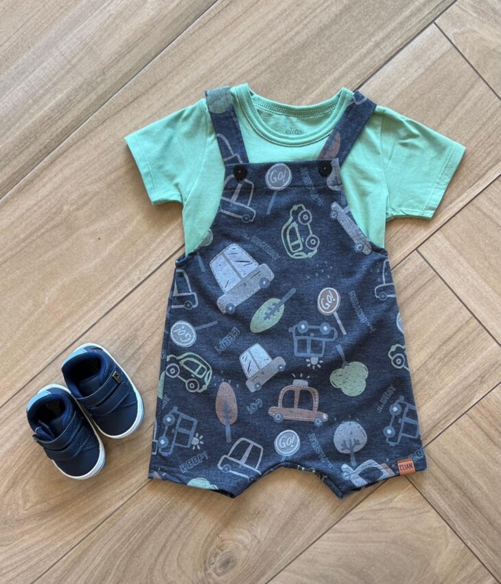 Conjunto Infantil Masculino Camiseta Verde e Jardineira Beep Estampada Fernanda Ramos Kids