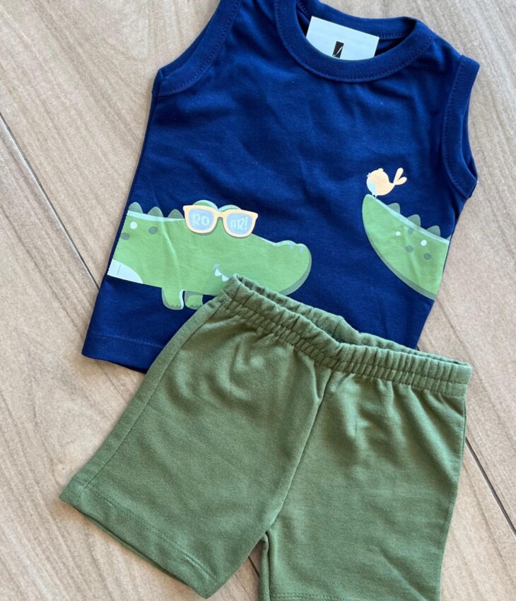 fernandaramoskids com br Conjunto Infantil Masculino Regata Crocodilo e Bermuda Verde1