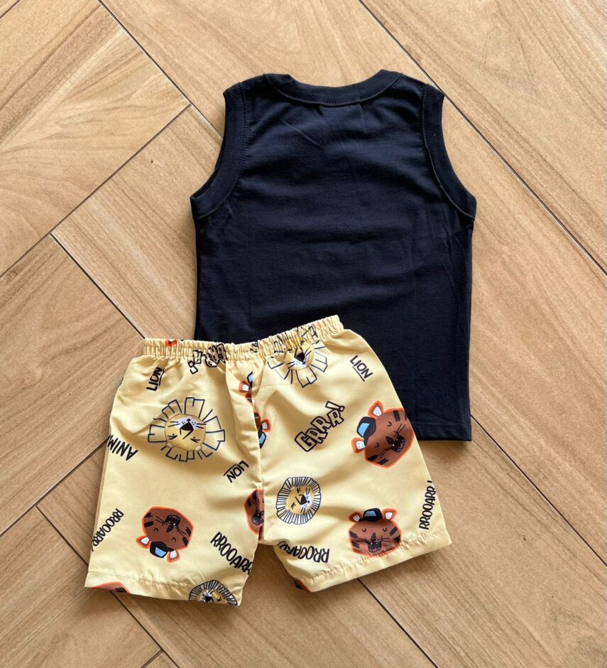 fernandaramoskids com br Conjunto Infantil Masculino Regata Preta e Bermuda Amarelo Safari 2