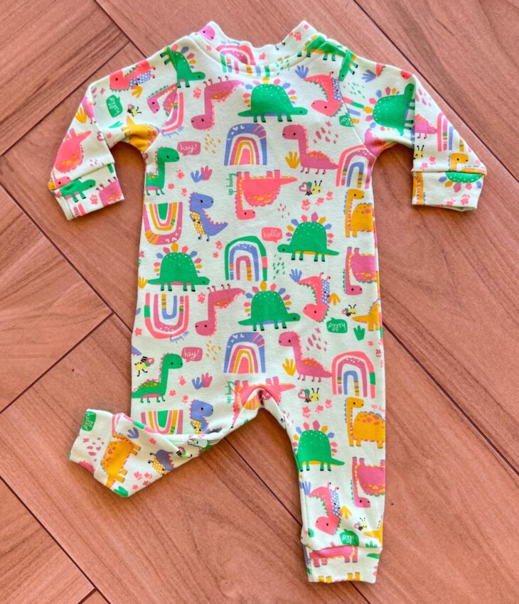 fernandaramoskids com br Macacão Infantil Feminino Manga Longa em Suedine Estampado Verde2