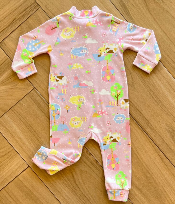 fernandaramoskids com br Macacão Infantil Feminino Manga Longa Estampa Fazendinha Lilás3