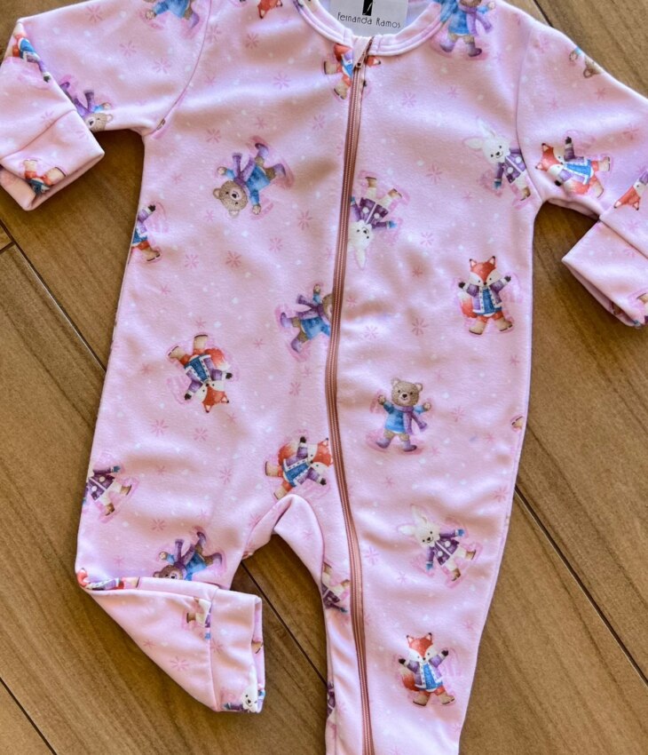 fernandaramoskids com br Macacão Infantil Feminino Manga Longa Estampado Bichinhos Rosa1