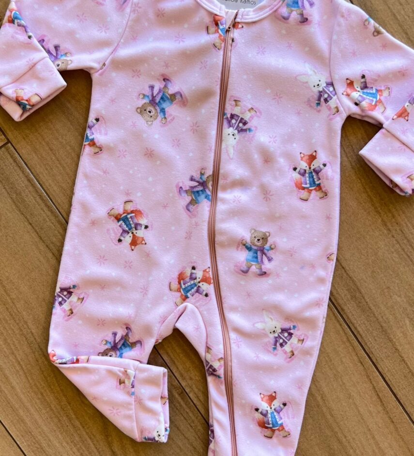 fernandaramoskids com br Macacão Infantil Feminino Manga Longa Estampado Bichinhos Rosa1
