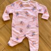fernandaramoskids com br Macacão Infantil Feminino Manga Longa Estampado Bichinhos Rosa2