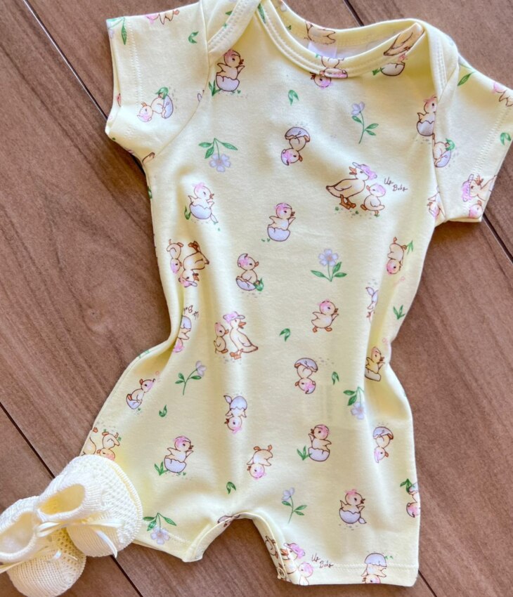 fernandaramoskids com br Macaquinho Infantil Feminino em Suedine Estampa Patinhos Amarelo1