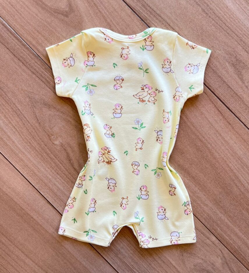 fernandaramoskids com br Macaquinho Infantil Feminino em Suedine Estampa Patinhos Amarelo2