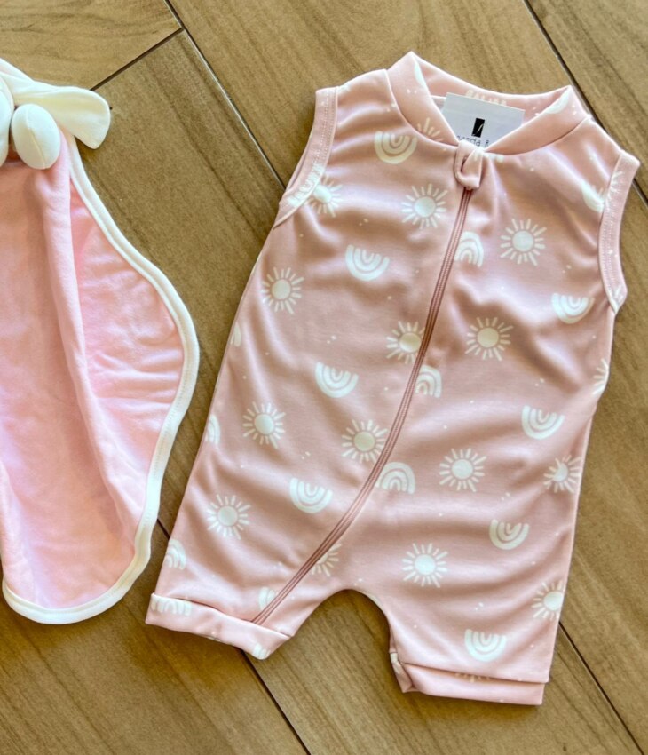fernandaramoskids com br Macaquinho Infantil Feminino em Suedine Estampa Sol Rose1