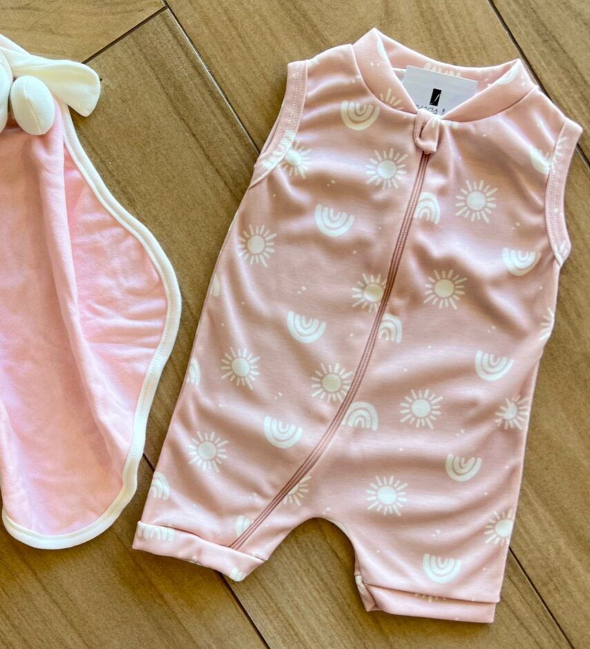 fernandaramoskids com br Macaquinho Infantil Feminino em Suedine Estampa Sol Rose1