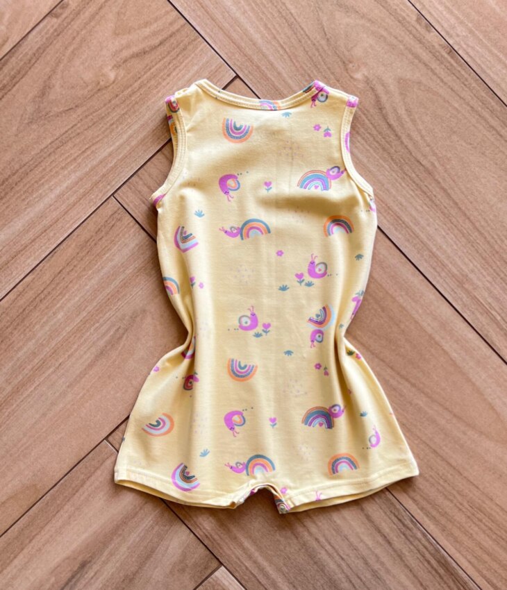 fernandaramoskids com br Macaquinho Infantil Feminino Estamapado Arco Íris Amarelo 2