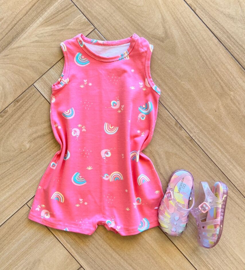 Macaquinho Infantil Feminino Estampado Arco Íris Rosa Fernanda Ramos Kids