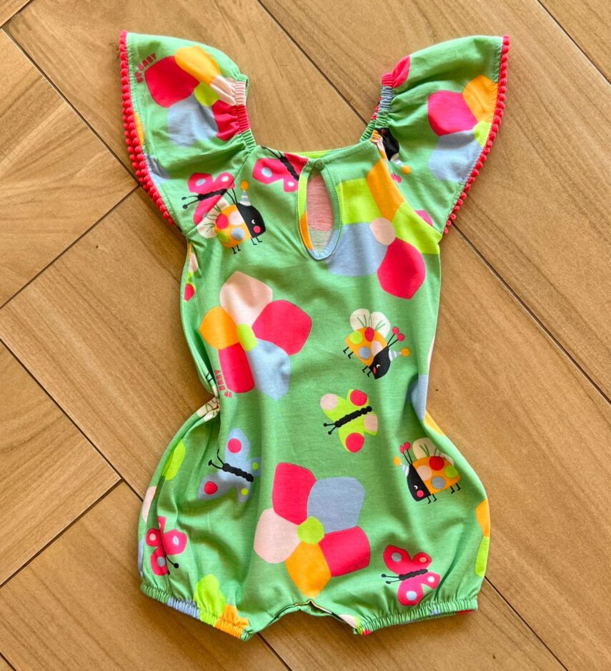 fernandaramoskids com br Macaquinho Infantil Feminino Meia Malha Estampa Flor Verde2