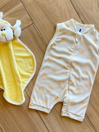 fernandaramoskids com br Macaquinho Infantil Masculino em Suedine Estampa Sol Bege1