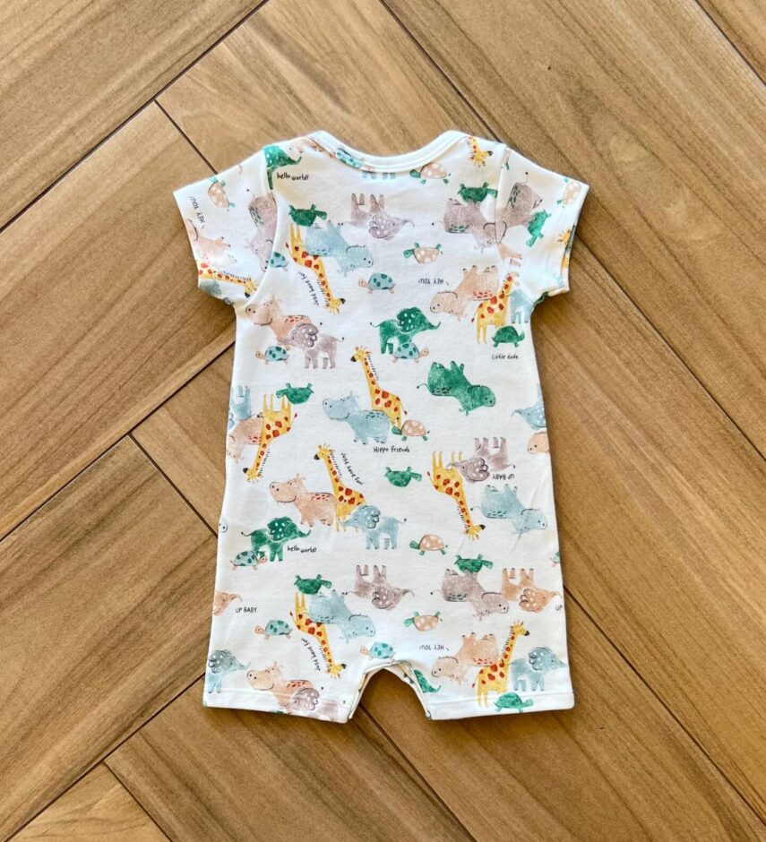 Macaquinho Infantil Masculino Manga Curta Estampa Animal Off White Fernanda Ramos Kids