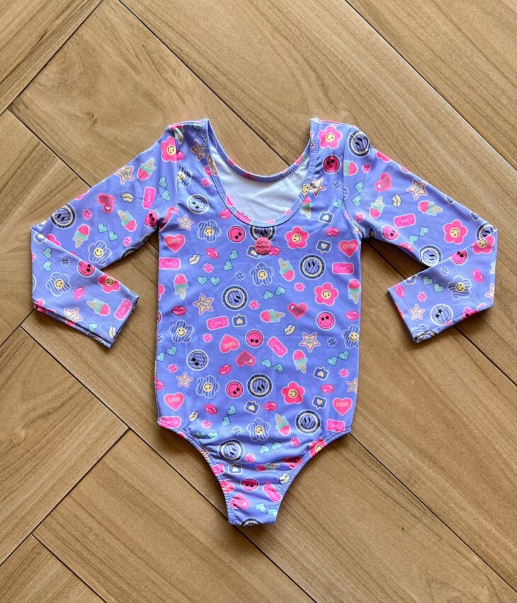 fernandaramoskids com br Maio Feminino Infantil Manda Longa Estampa Emojis Lilás2