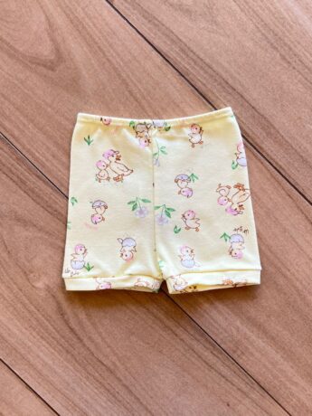 Short Infantil Feminino em Suedine Estampa Patinhos Amarelo Fernanda Ramos Kids