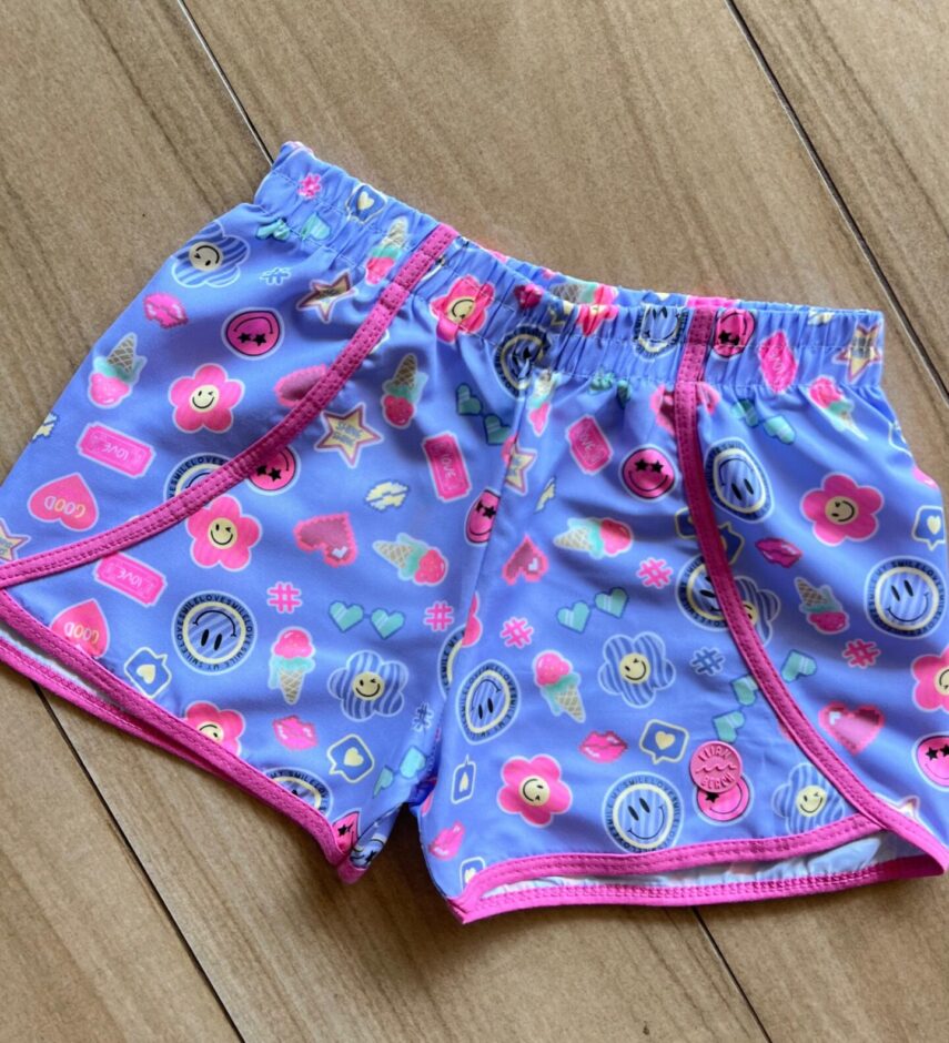 fernandaramoskids com br Short Infantil Feminino Estampado Emojis Lilás1