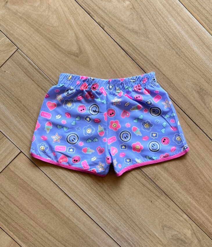 fernandaramoskids com br Short Infantil Feminino Estampado Emojis Lilás2