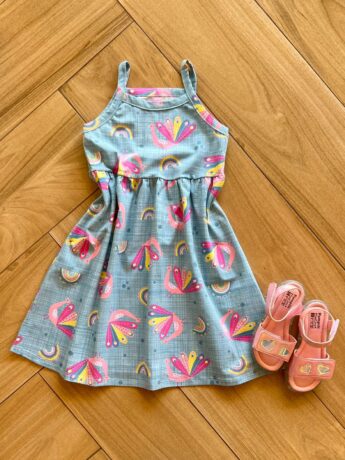 Vestido Infantil Feminino Alçinha com Estampa Pavão Verde Fernanda Ramos Kids