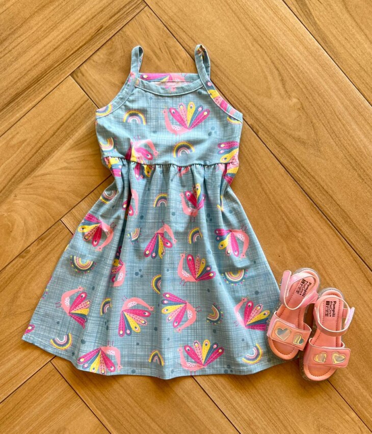 Vestido Infantil Feminino Alçinha com Estampa Pavão Verde Fernanda Ramos Kids
