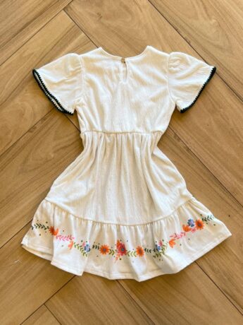 Vestido Infantil Feminino com Bordado na Mnaga Alecrim 1 Fernanda ramos kids