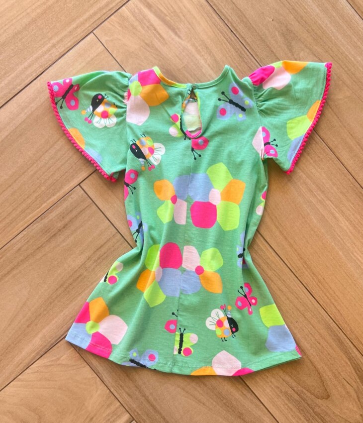 fernandaramoskids com br Vestido Infantil Feminino Estampa com Detalhe de Aplicação na Manga 1