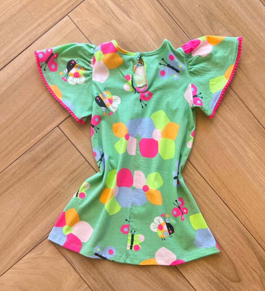 fernandaramoskids com br Vestido Infantil Feminino Estampa com Detalhe de Aplicação na Manga 1