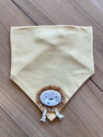Babador Infantil Masculino Detalhe do Bichinho Amarelo Fernanda Ramos Kids