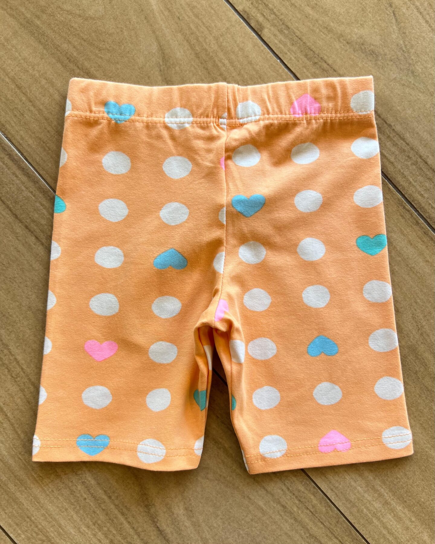 Bermuda Infantil Feminina Ciclista Estampa Corações Laranja Fernanda Ramos Kids