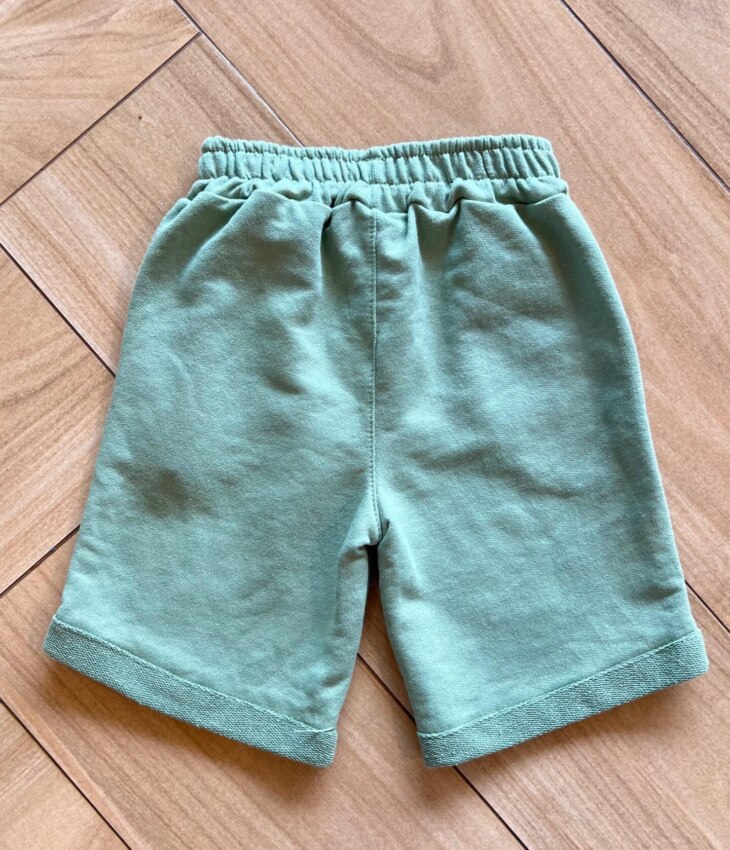 fernandaramoskids com br Bermuda Infantil Masculina Básica Verde com bolsos2