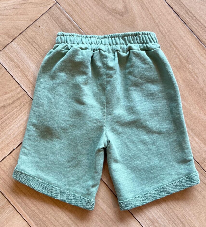 fernandaramoskids com br Bermuda Infantil Masculina Básica Verde com bolsos2