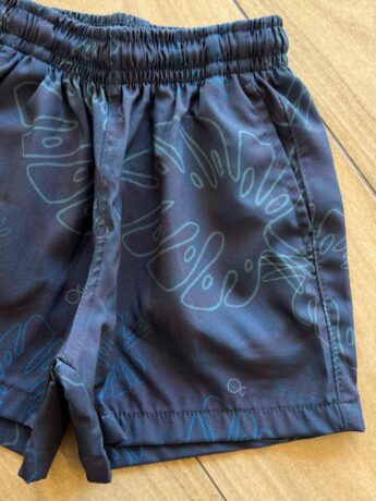 fernandaramoskids com br Bermuda Bermuda Infantil Masculina Box Essencial Estampada com Folhas1