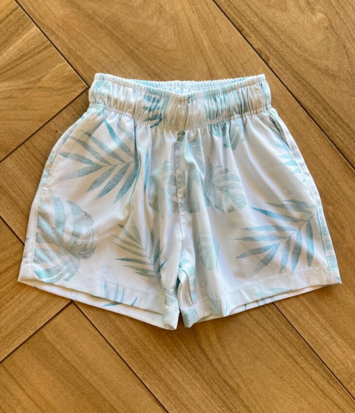 Bermuda Infantil Masculina Boxer Folhagem Fundo Azul Claro Fernanda Ramos Kids