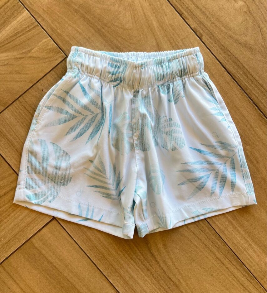 Bermuda Infantil Masculina Boxer Folhagem Fundo Azul Claro Fernanda Ramos Kids