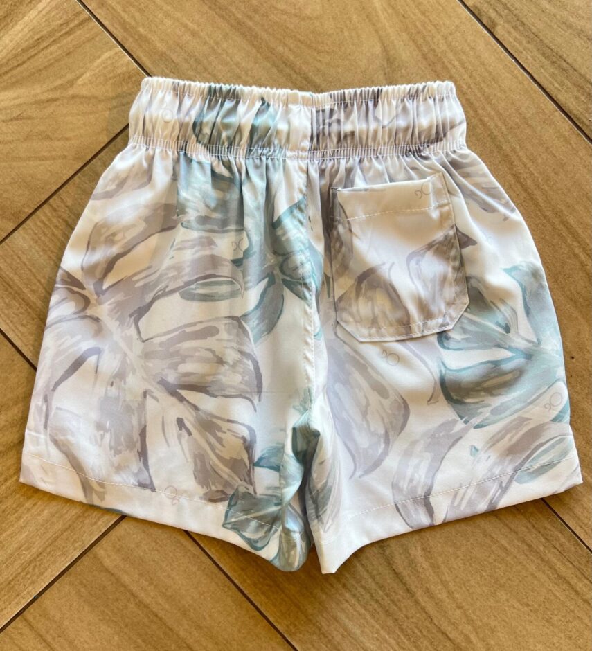 fernandaramoskids com br Bermuda Infantil Masculina Boxer Folhas Fundo Off White2