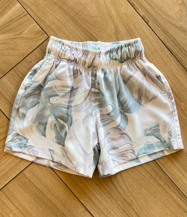 Bermuda Infantil Masculina Boxer Folhas Fundo Off White Fernanda Ramos Kids