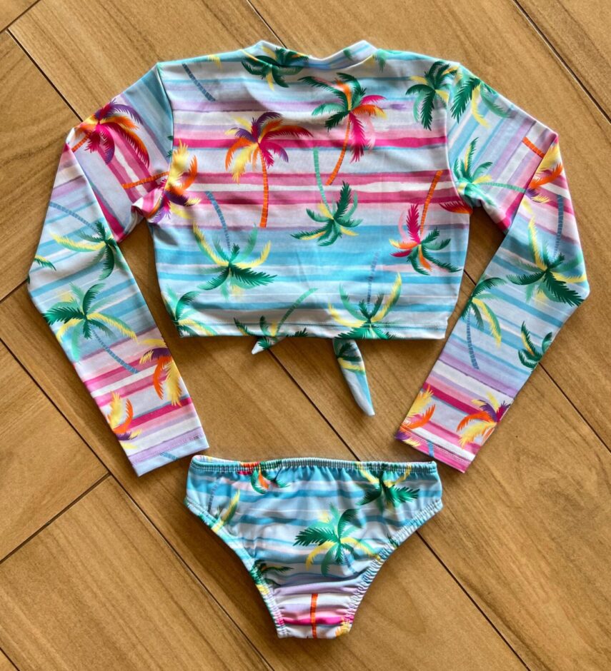 fernandaramoskids com br Biquíni Infantil Feminino Cropped e Calcinha Estampa Tropical Azul2