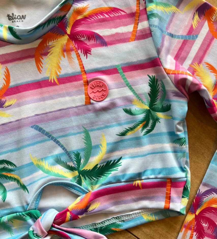 fernandaramoskids com br Biquíni Infantil Feminino Cropped e Calcinha Estampa Tropical Azul1