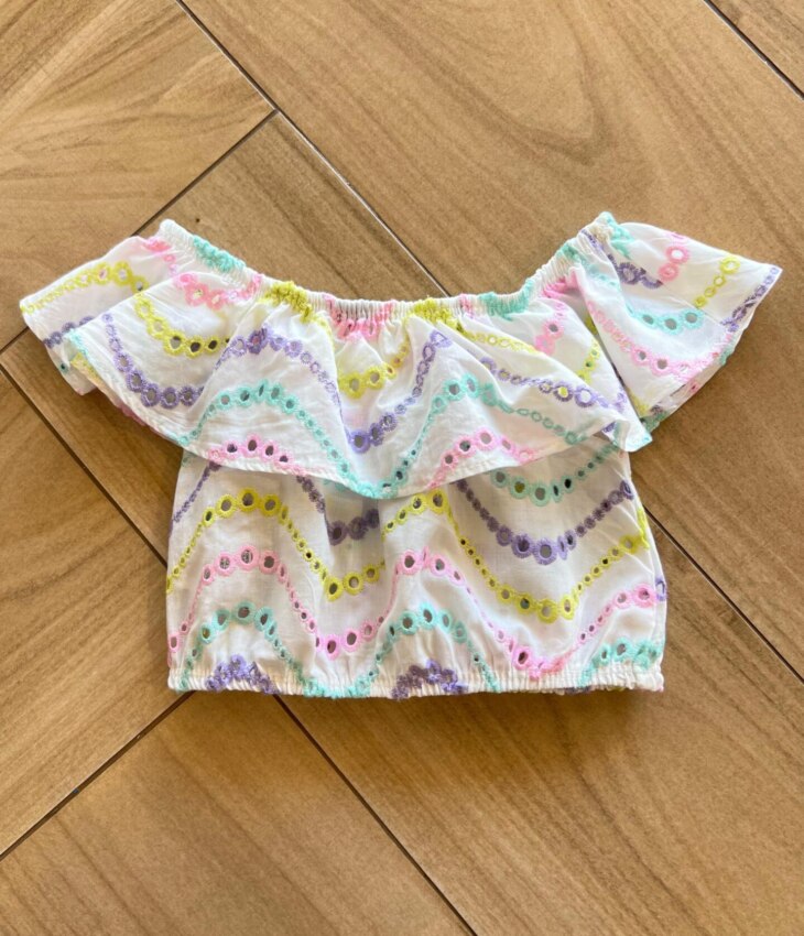 Blusa Cropped Infantil Feminino com Babado e Bordados Coloridos Fernanda Ramos Kids