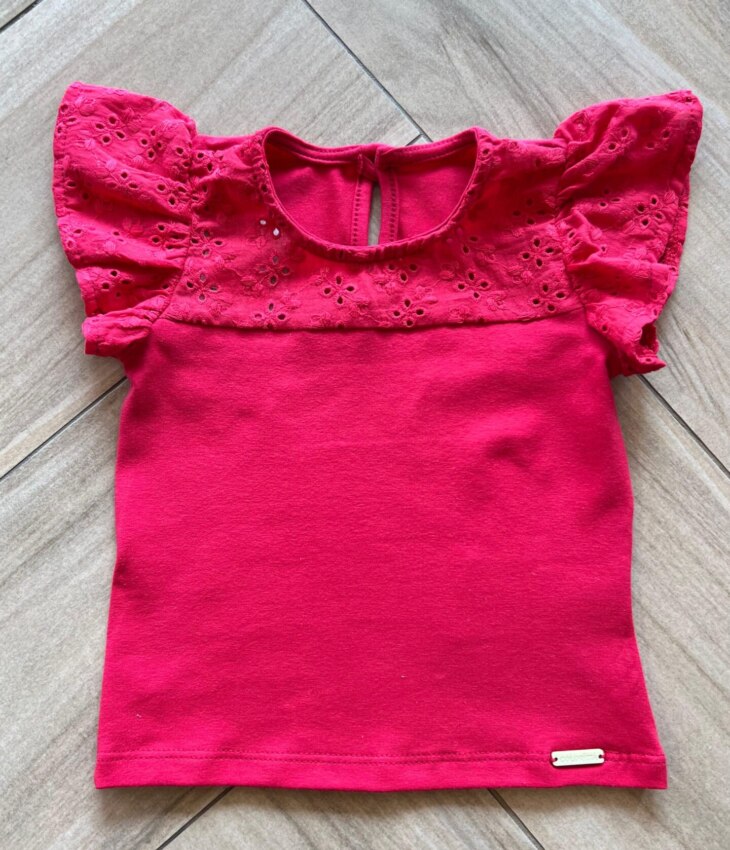 Blusa Infantil Feminina Manga Curta com Detalhe em Laise Vermelha Fernanda Ramos Kids