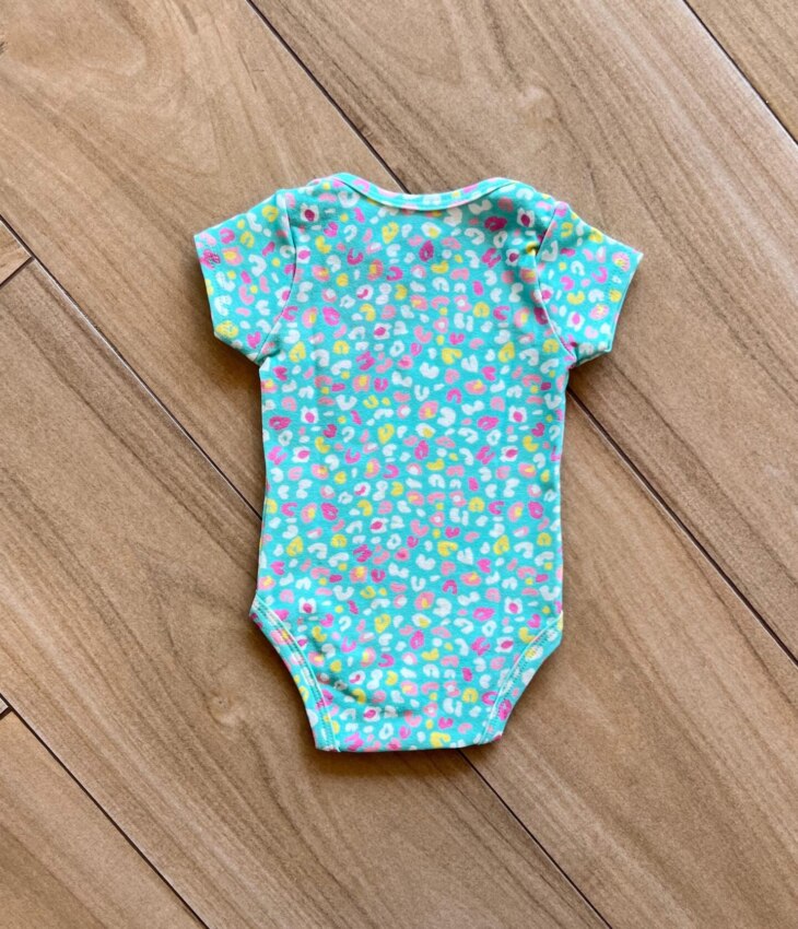 fernandaramoskids com br Body Infantil Feminino Manga Curta Estampa Oncinha Verde2