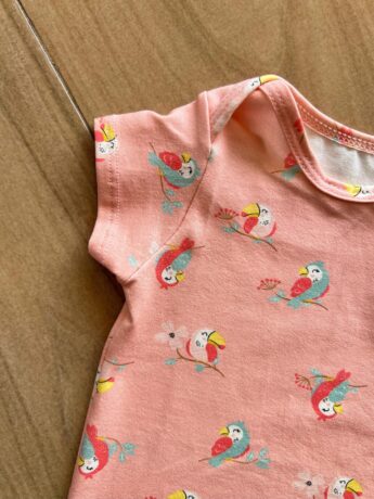 fernandaramoskids com br Body Infantil Feminino Manga Curta Estampa Tucano 1