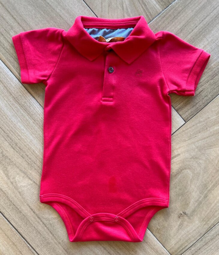 Body Infantil Masculino Polo Manga Curta em Suedine Vermelho Fernanda Ramos Kids