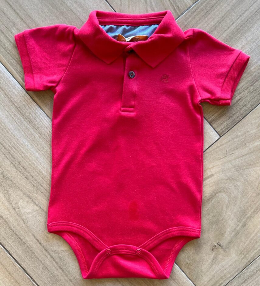 Body Infantil Masculino Polo Manga Curta em Suedine Vermelho Fernanda Ramos Kids