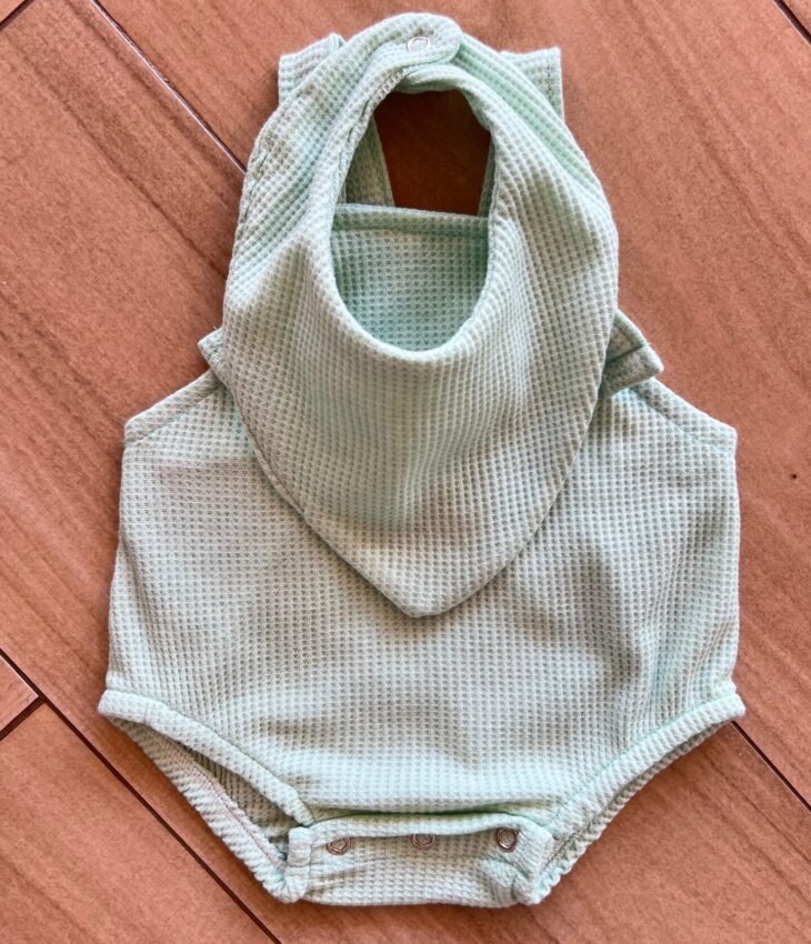 Body Infantil Masculino Romper e Babador em Favo Verde Fernanda ramos kids
