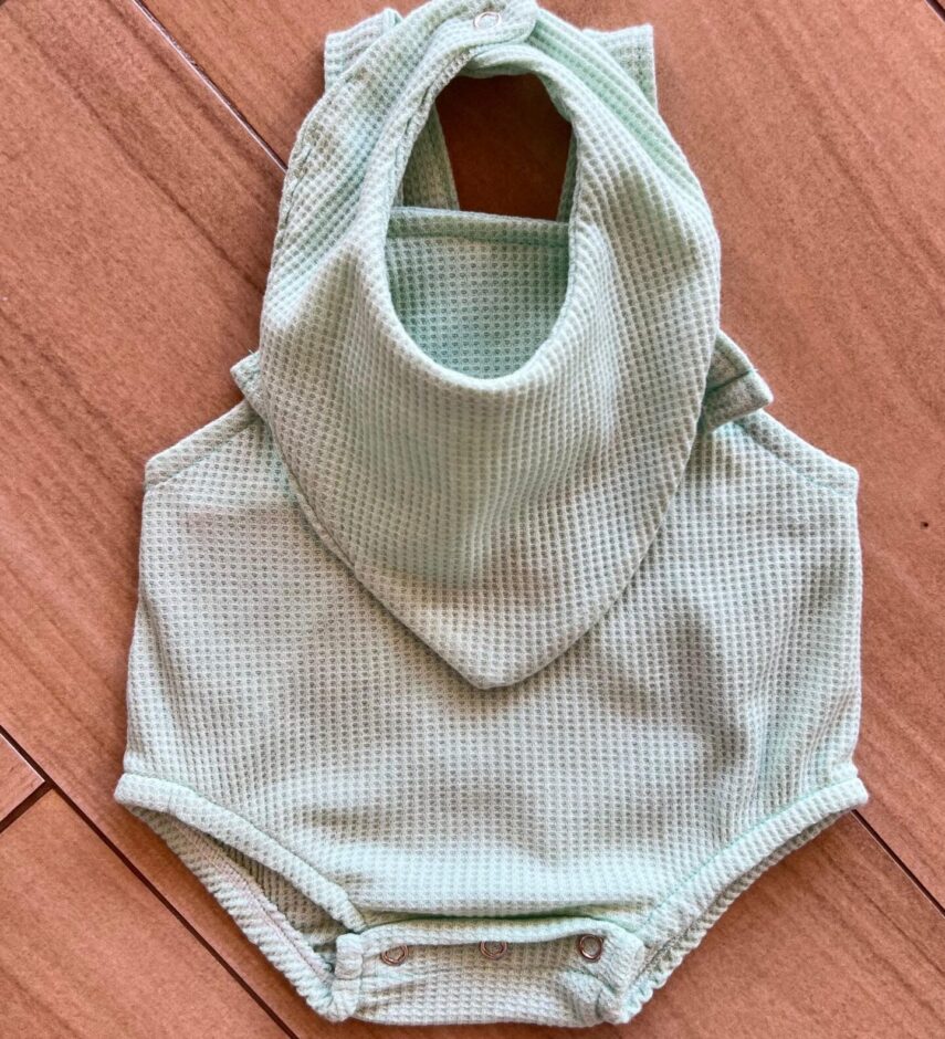 Body Infantil Masculino Romper e Babador em Favo Verde Fernanda ramos kids