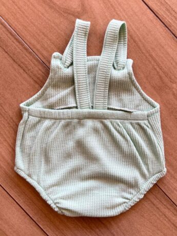 fernandaramoskids com br Body Infantil Masculino Romper e Babador em Favo Verde 1
