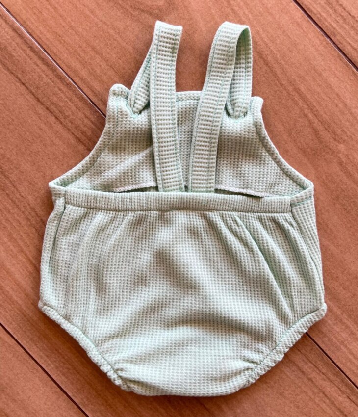 fernandaramoskids com br Body Infantil Masculino Romper e Babador em Favo Verde 1