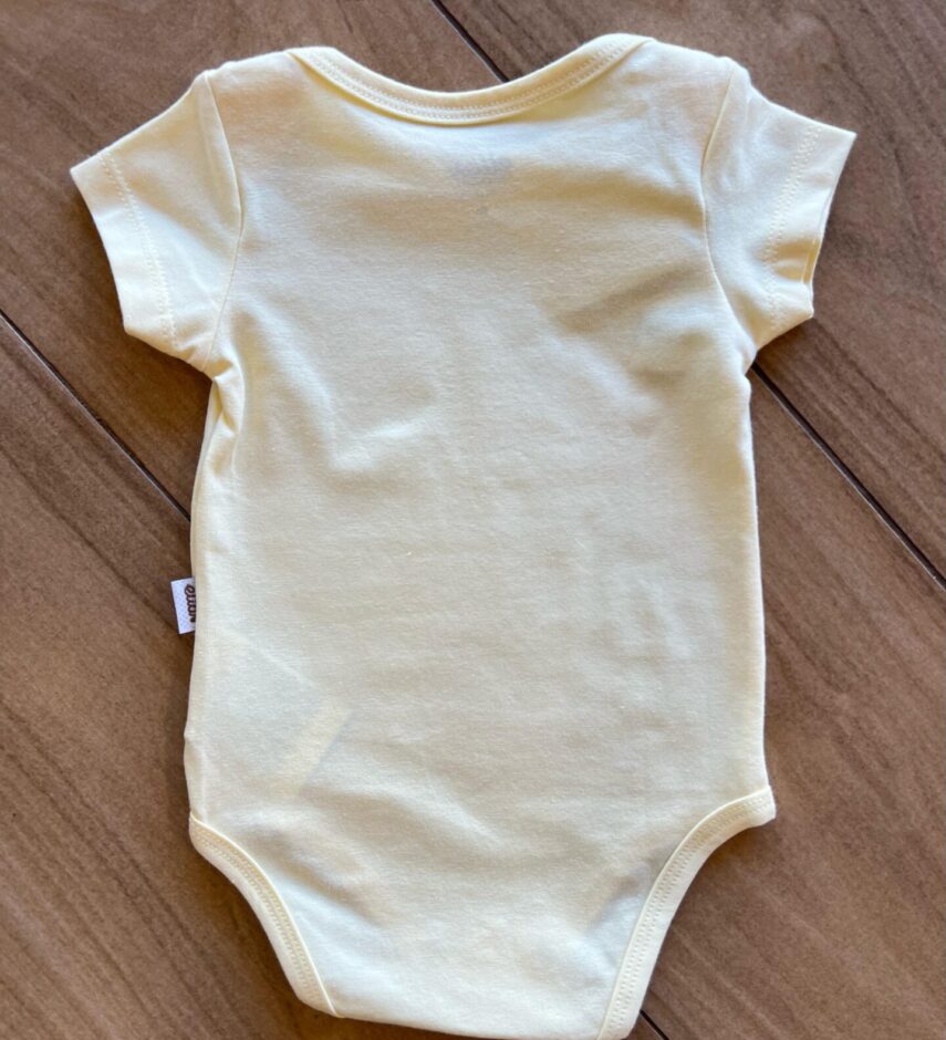 Body Infantil Unissex Básico Manga Curta Amarelo Fernanda Ramos Kids