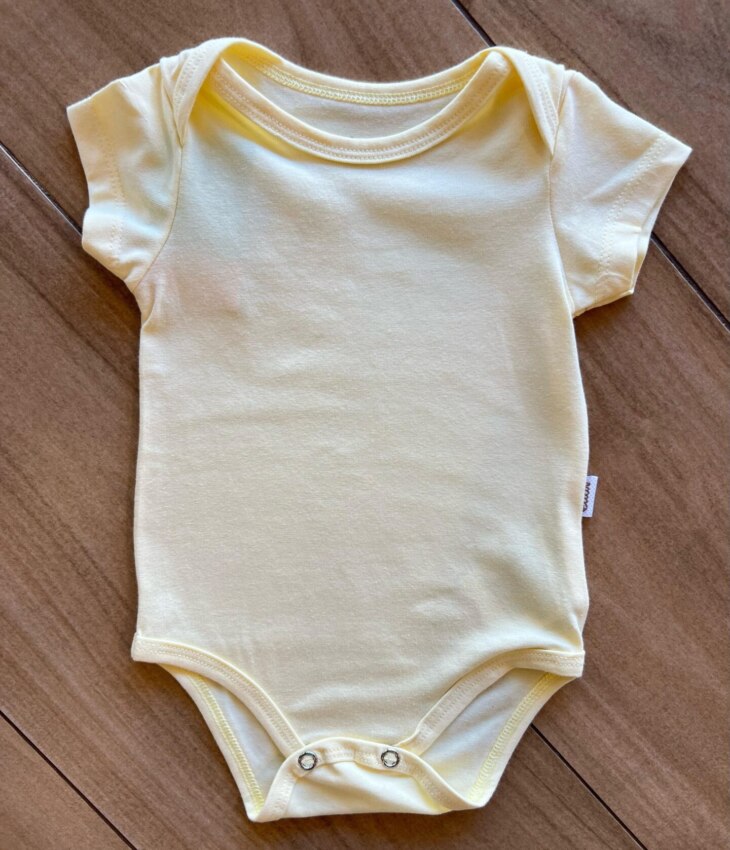 Body Infantil Unissex Básico Manga Curta Amarelo Fernanda Ramos Kids